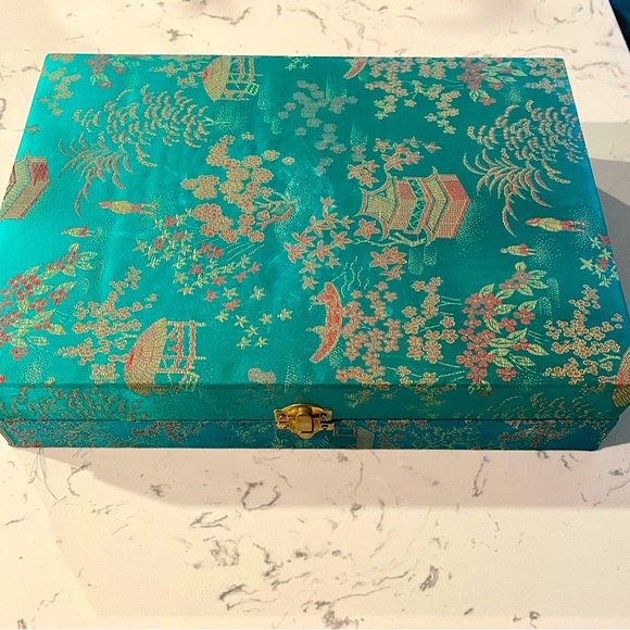 Fine Porcelain Espresso/Coffee set of 6 including 6 cups& 6 saucers, brand new - Picture 5 of 5